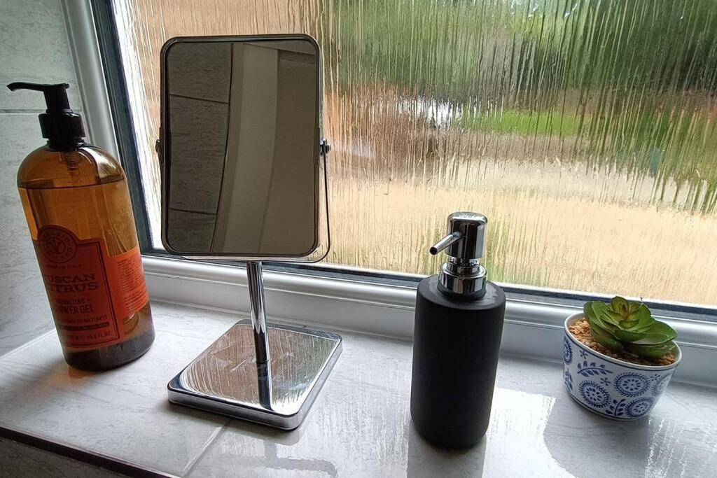 Cntrl Reading Modernized 3 Bedroom House Eksteriør bilde